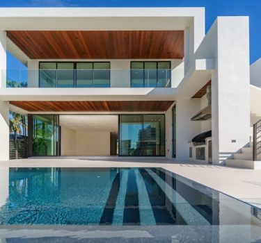 avi-werde-hHz4yrvxwlA-unsplash